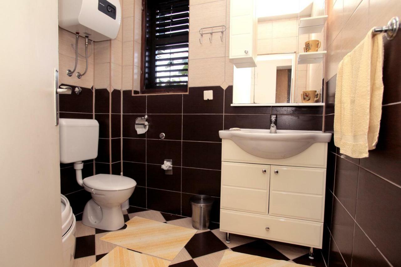 Vila Nataly Traù Esterno foto